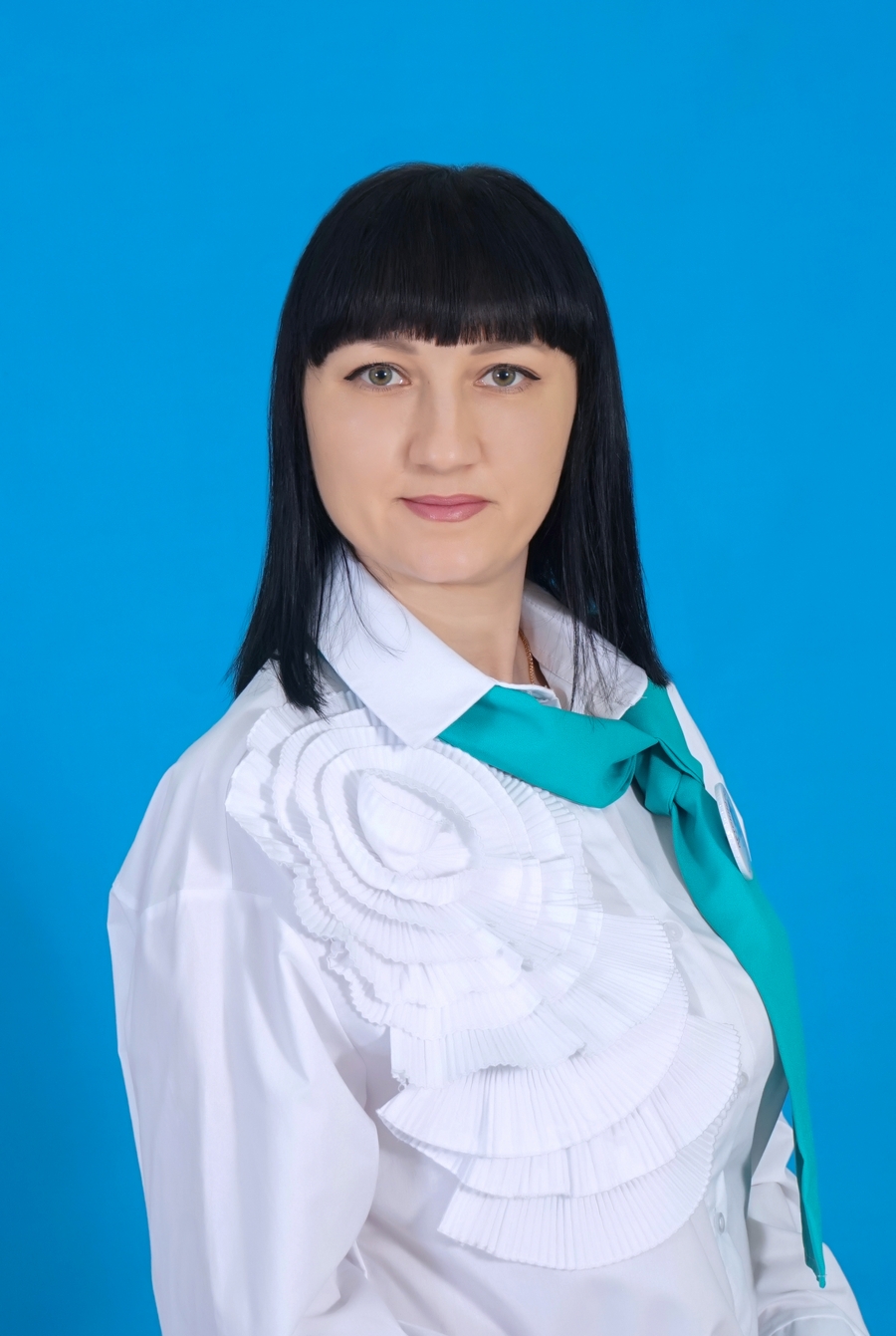 Воспитатель первой квалификационной категории Казначеева Юлия Владимировна.
